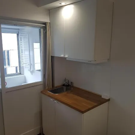 67 Suites Πανσιόν